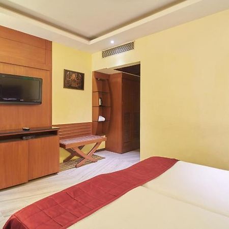 Hotel Dee Cee Manor Chennai Bagian luar foto